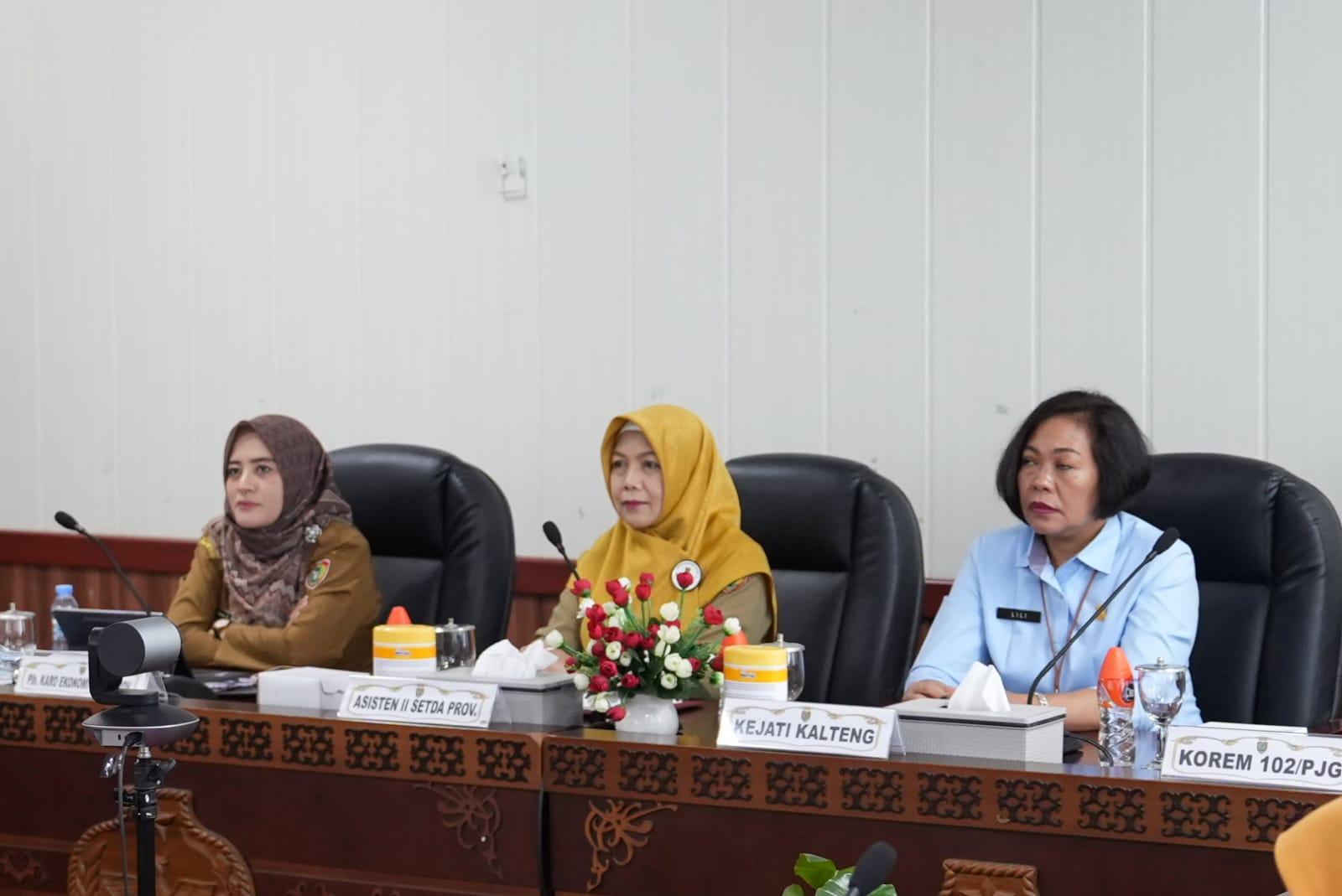 Asisten Ekbang Sri Widanarni Hadiri Rakor Tinjauan Inflasi dan IPH Minggu ke-5 Januari 2025 sekaligus Penandatanganan Nota Kesepahaman Pengawasan Penyelenggaran Perizinan di Daerah