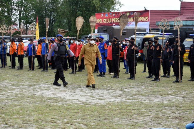 Wabup Ahmadi Pimpin Apel Siaga Gelar Personel dan Sapras Penanggulangan Karhutla