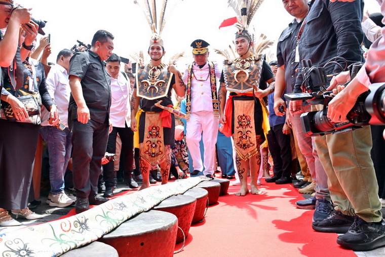 Kepala BAPPERIDA Sambut Kedatangan Gubernur Kalimantan Tengah dan Wakil Gubernur Kalimantan Tengah periode 2025-2030