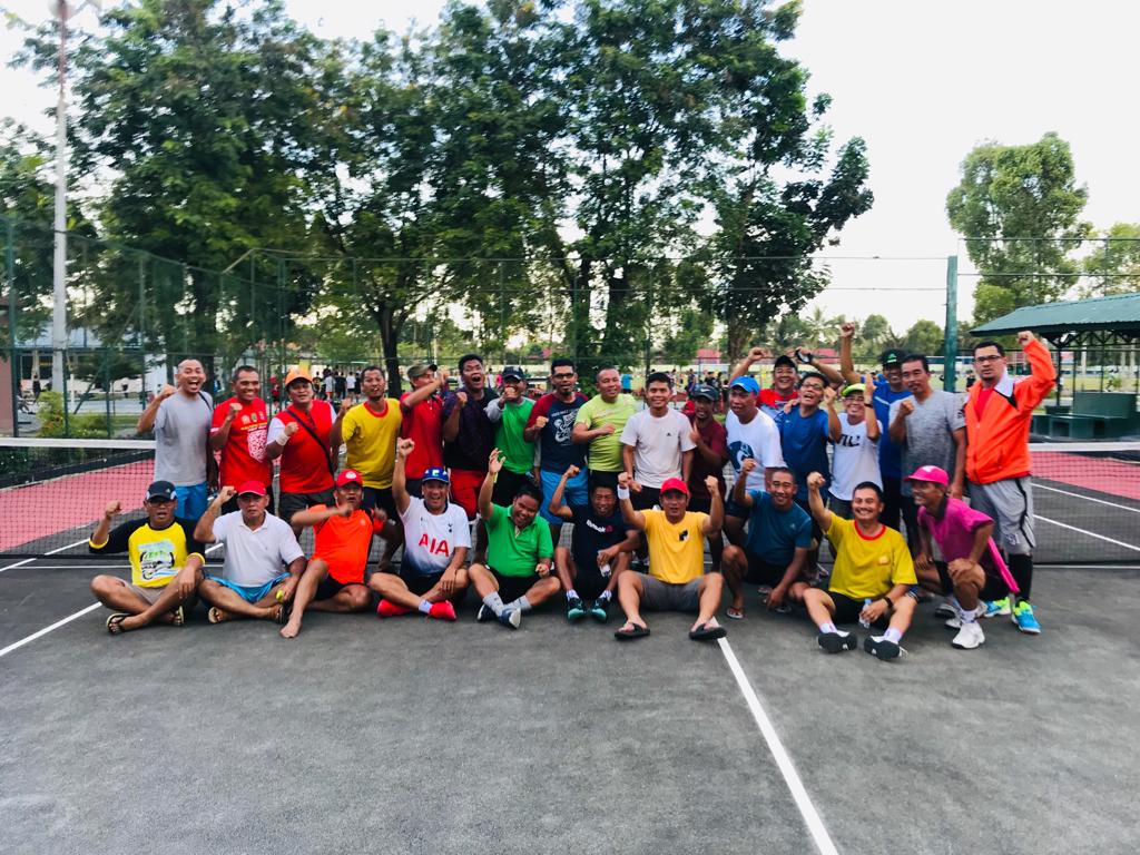 Antusiasme Peserta Tenis Persahabatan