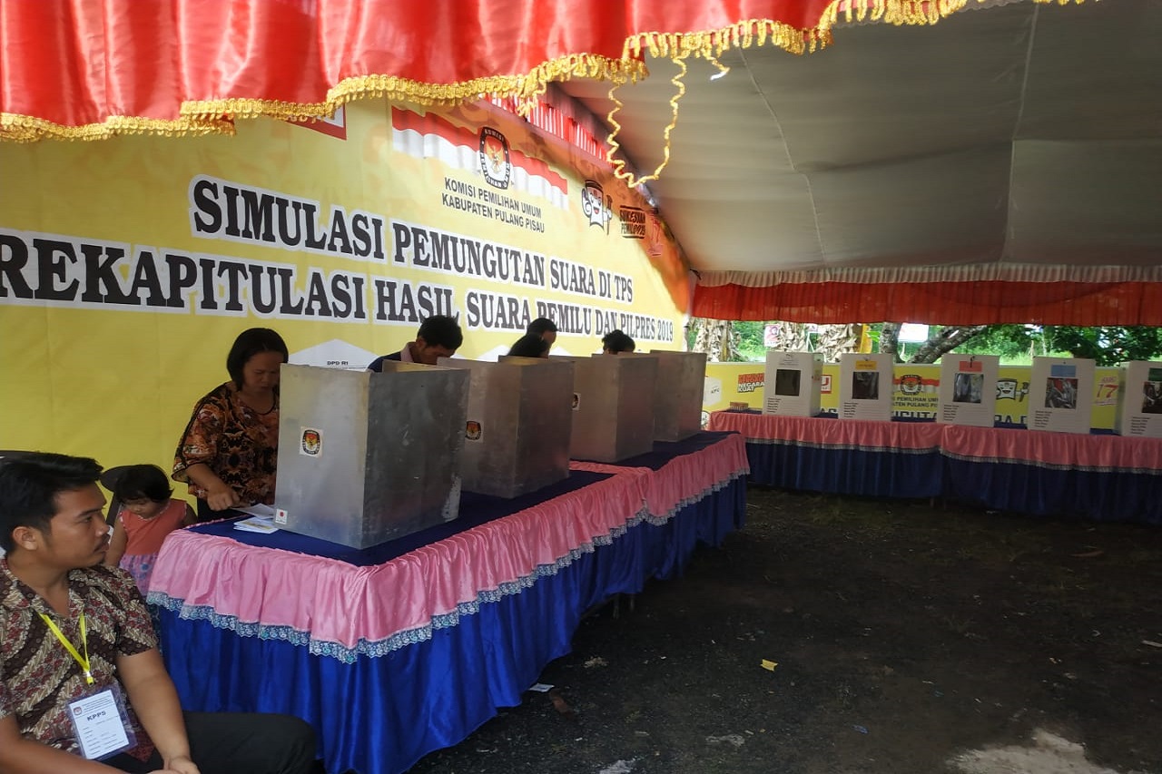 KPU Pulang Pisau Gelar Simulasi Pemungutan Suara Di TPS