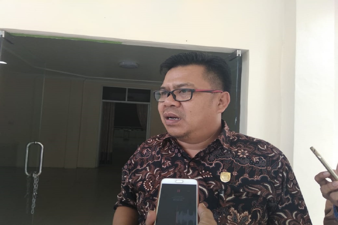 Waket DPRD Pulang Pisau Himbau Pemilik Truk Agar Muatan Tidak Â Over Tonase