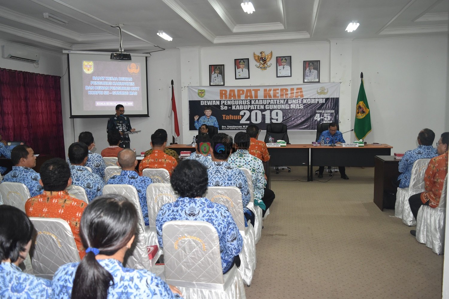 KORPRI yang kuat, sebagai perekat dan pemersatu bangsa dan Negara