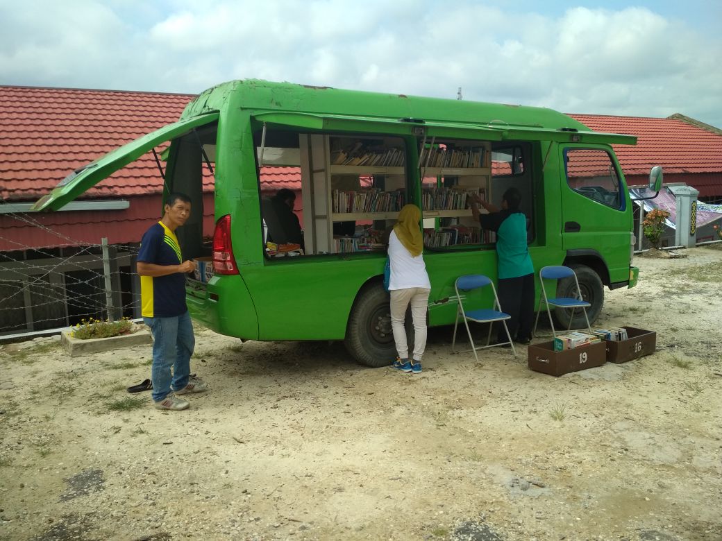 Tingkatkan Minat Baca, Napi Lapas Pangkalan Bun Mendapat Kunjungan Perpustakaan Keliling