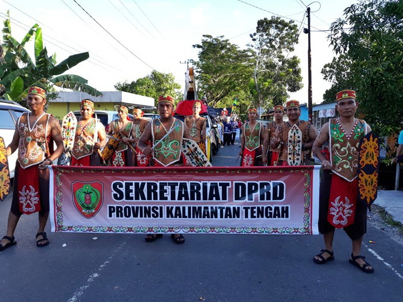 Setwan DPRD Prov. Kalteng Ikuti Karnaval