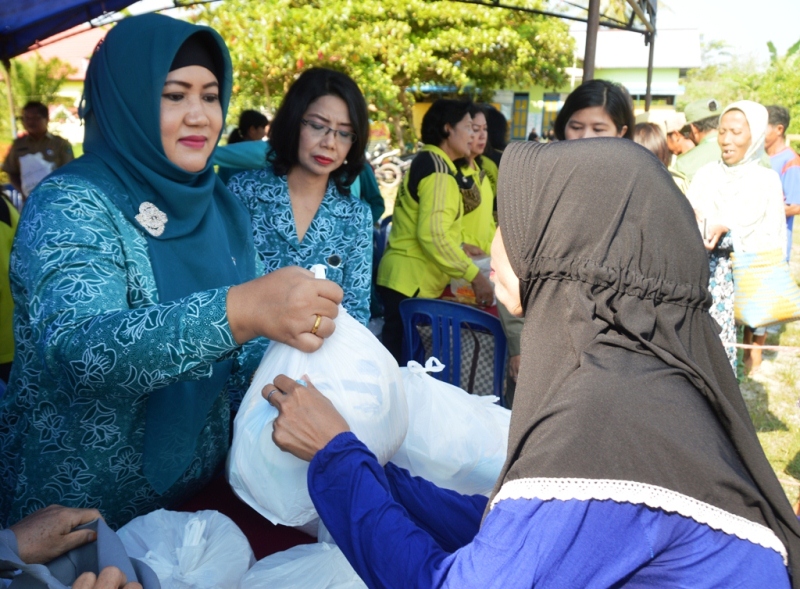 1.000 Paket Sembako Murah Dibagikan Pemkab Dan TP PKK