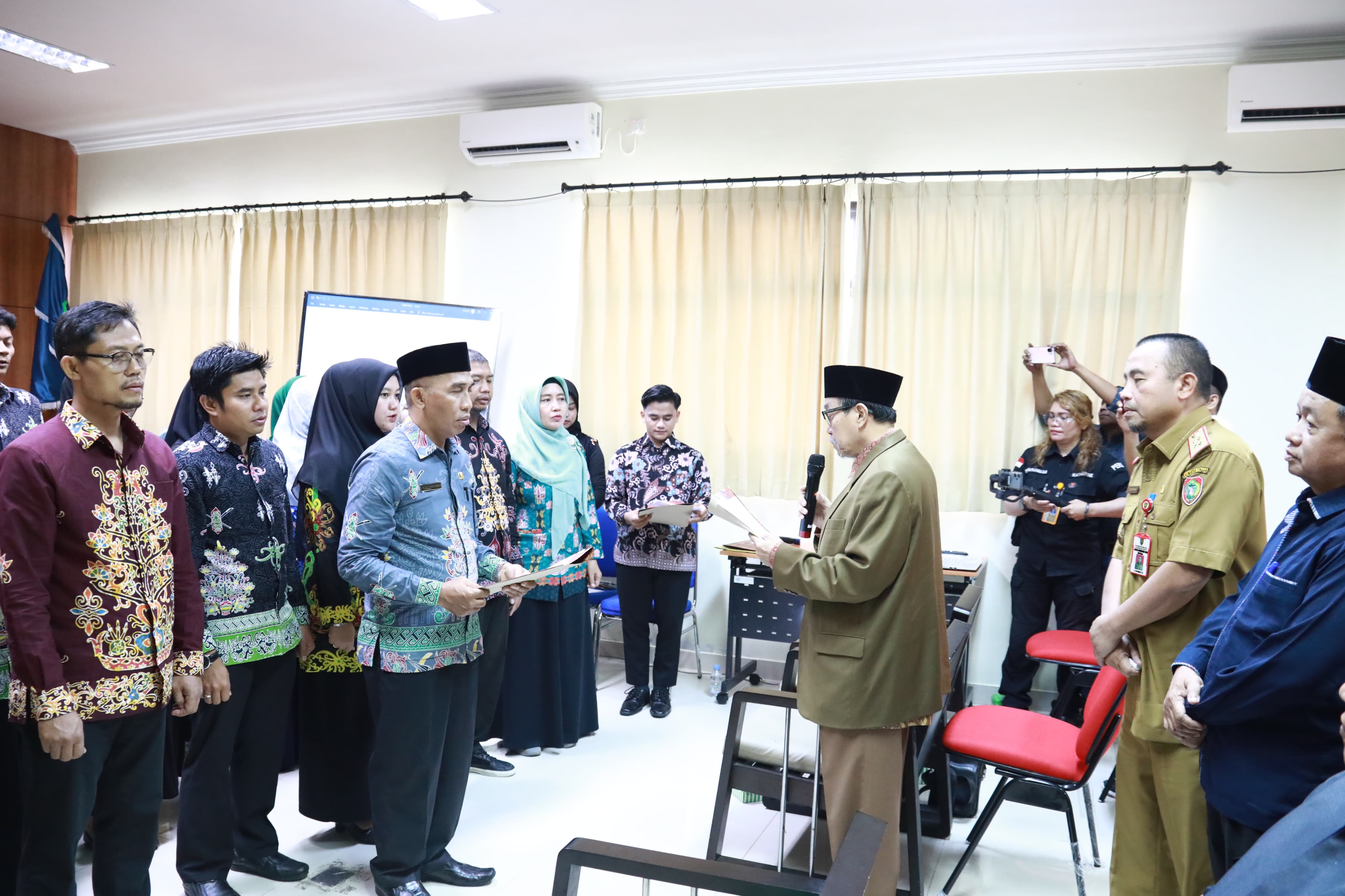 Asisten Adum Sri Suwanto Hadiri Pelantikan dan Pengambilan Sumpah Majelis Pengurus Wilayah Himpunan Ilmuan dan Sarjana Syariah Indonesia