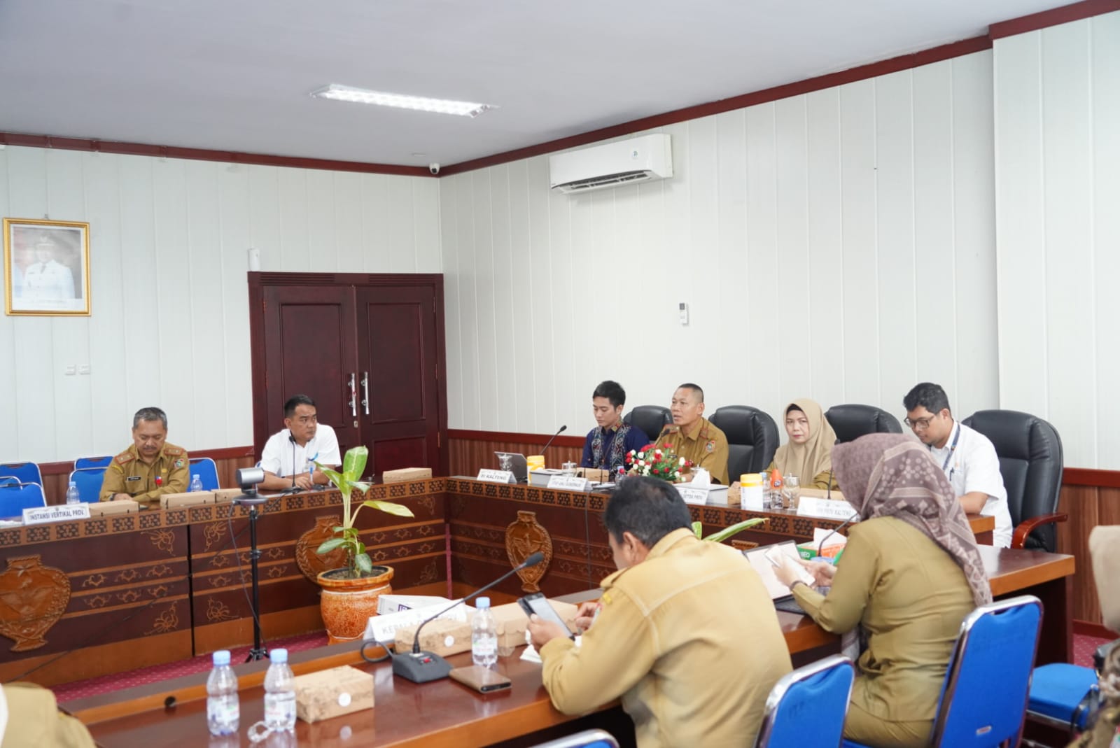 Tekan Laju Inflasi, Asisten Ekbang Sri Widanarni Minta Kabupaten/ Kota Gencarkan Pasar Murah 