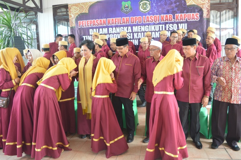 Pj Bupati Lepas 75 Kafilah FSQ Asal Kapuas  