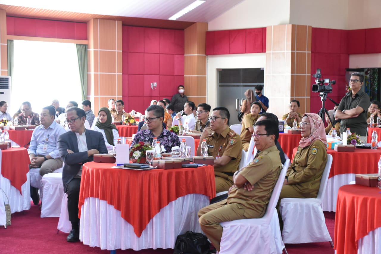 Buka Semnas Ketahanan Pangan, Asisten Ekbang Leonard S. Ampung Ingatkan Upaya Pengendalian Inflasi Melalui GNPIP