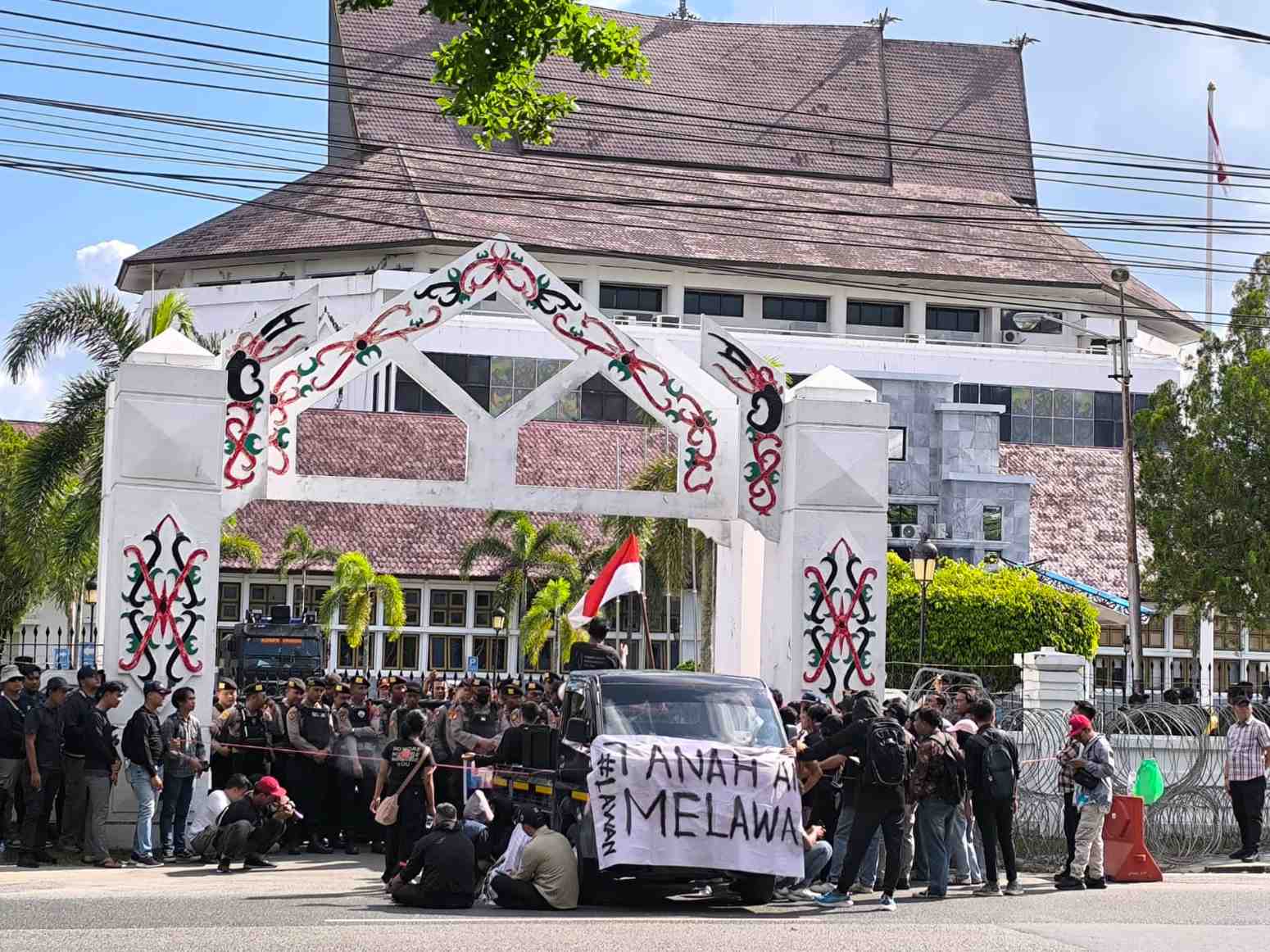 Satpol PP Kalteng Kawal Ketat Aksi Damai Aliansi TAM Jilid II, Fokus Jaga Ketertiban dan Aset Daerah