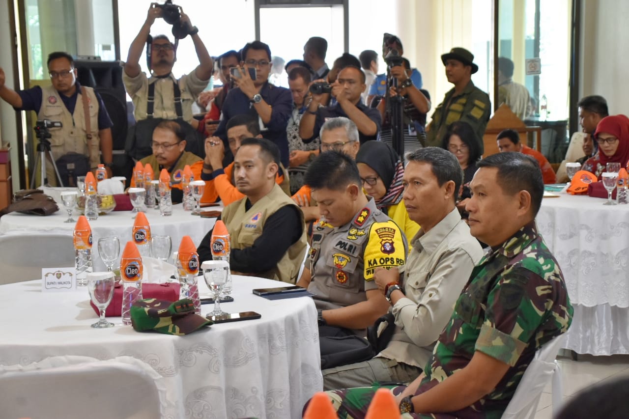 Sekda Kalteng Hadiri Rakor Penanganan Darurat Bencana Karhutla Dengan Kepala BNPB