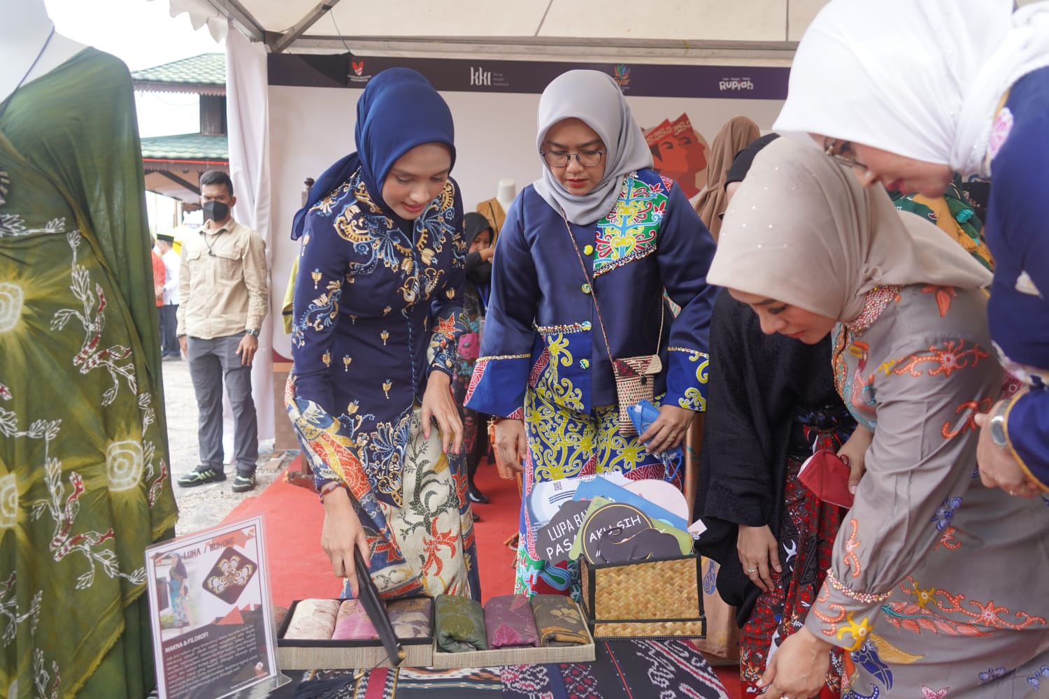 Buka Pesona Tambun Bungai 2022, Wagub Edy Pratowo Ajak Masyarakat Bangkitkan Pariwisata dan UMKM Kalteng