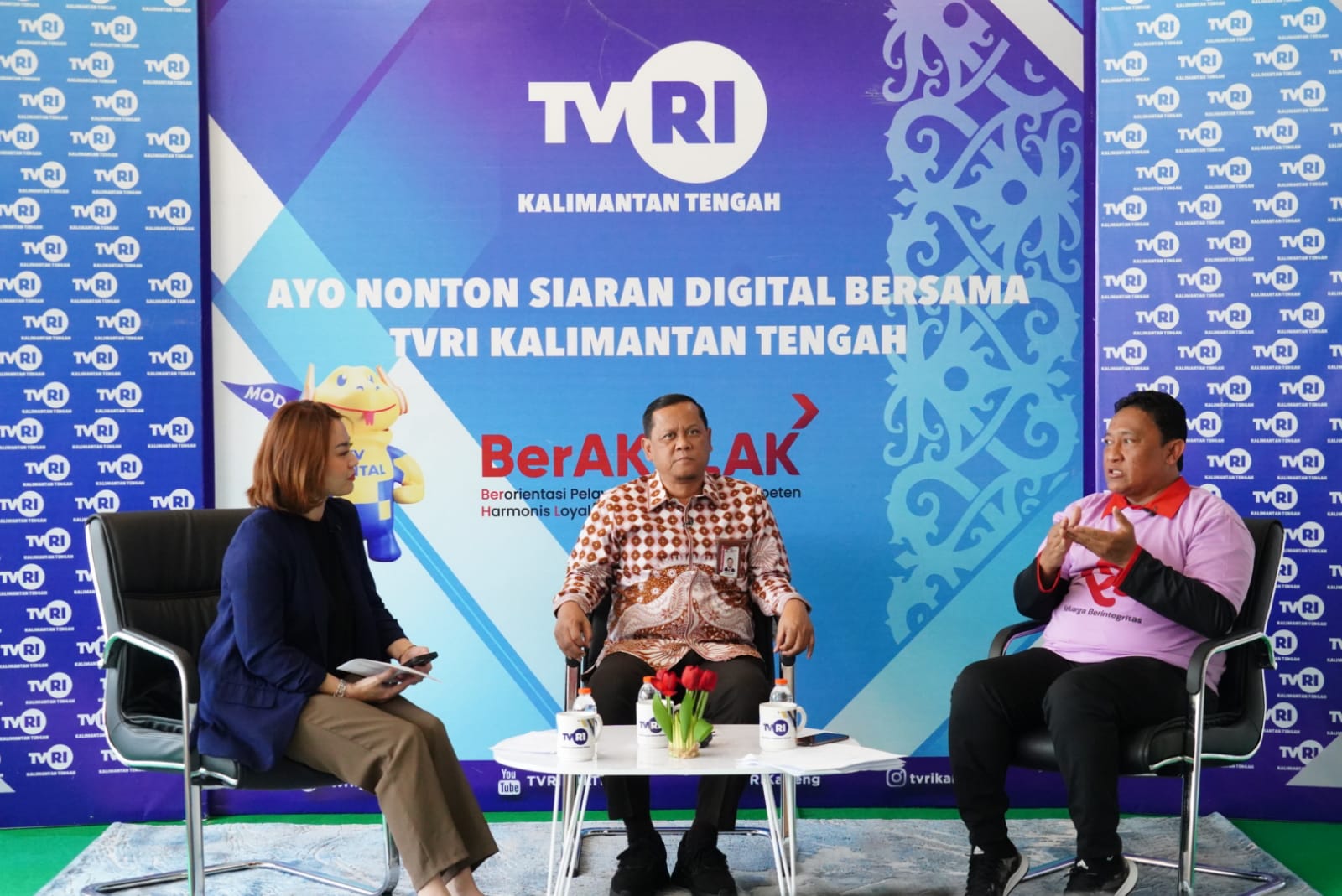 Hadir Sebagai Narsum Talkshow TVRI Kalteng, Wagub Edy Pratowo Tekan Pentingnya Pendidikan Antikorupsi