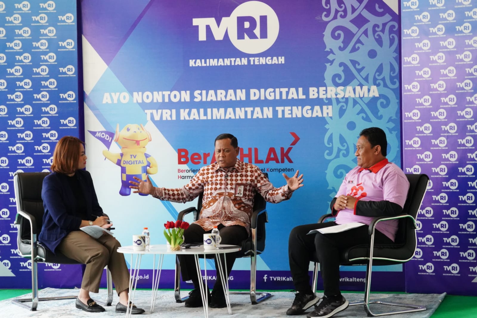 Hadir Sebagai Narsum Talkshow TVRI Kalteng, Wagub Edy Pratowo Tekan Pentingnya Pendidikan Antikorupsi