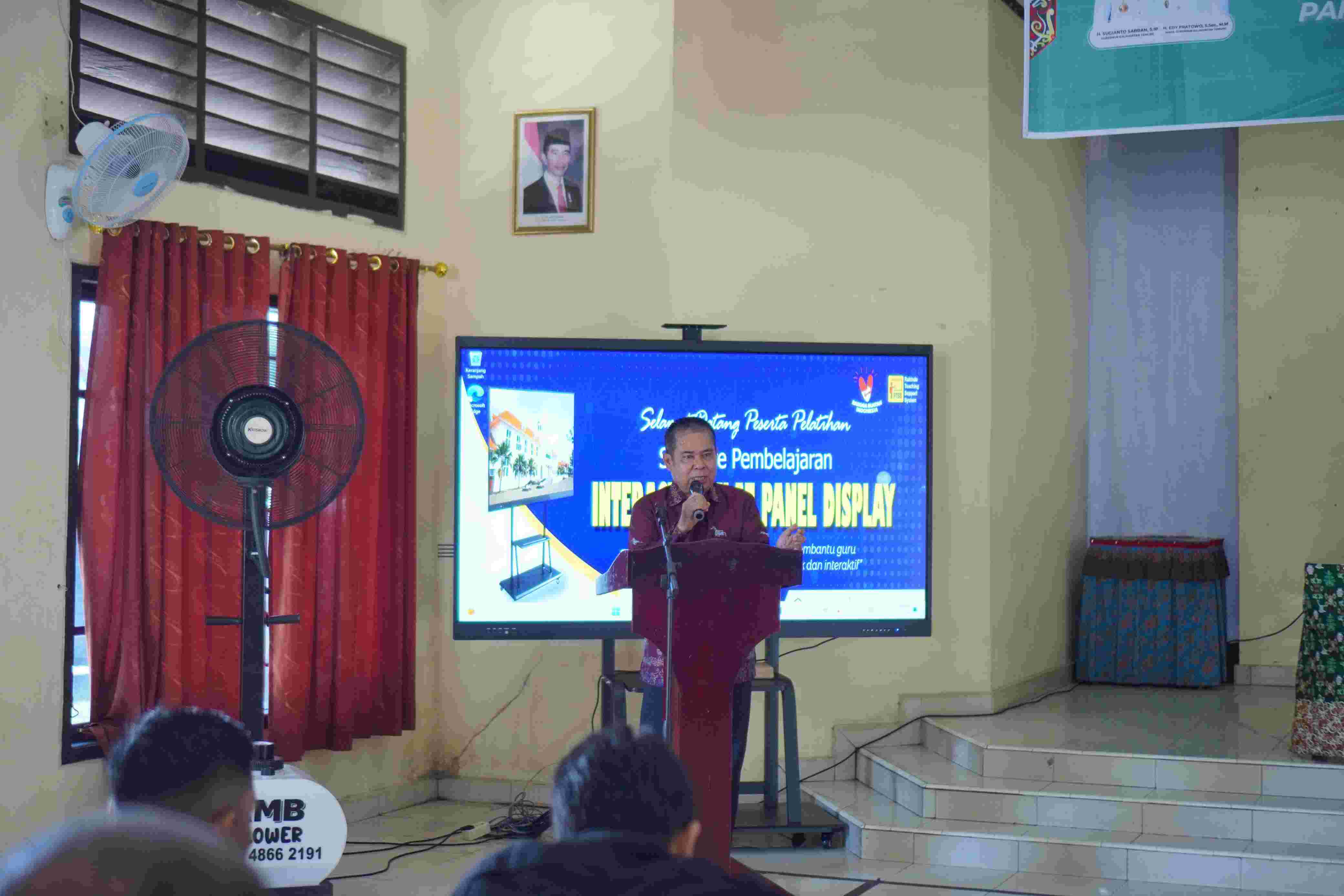 Pelatihan Teknologi Interaktif di Sekolah Diharapkan Dapat Meningkatkan Mutu Pendidikan