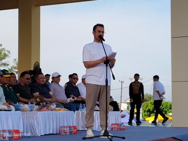 Ribuan Warga Meriahkan Jalan Sehat Bersama Gubernur Kalteng dan Raffi Ahmad