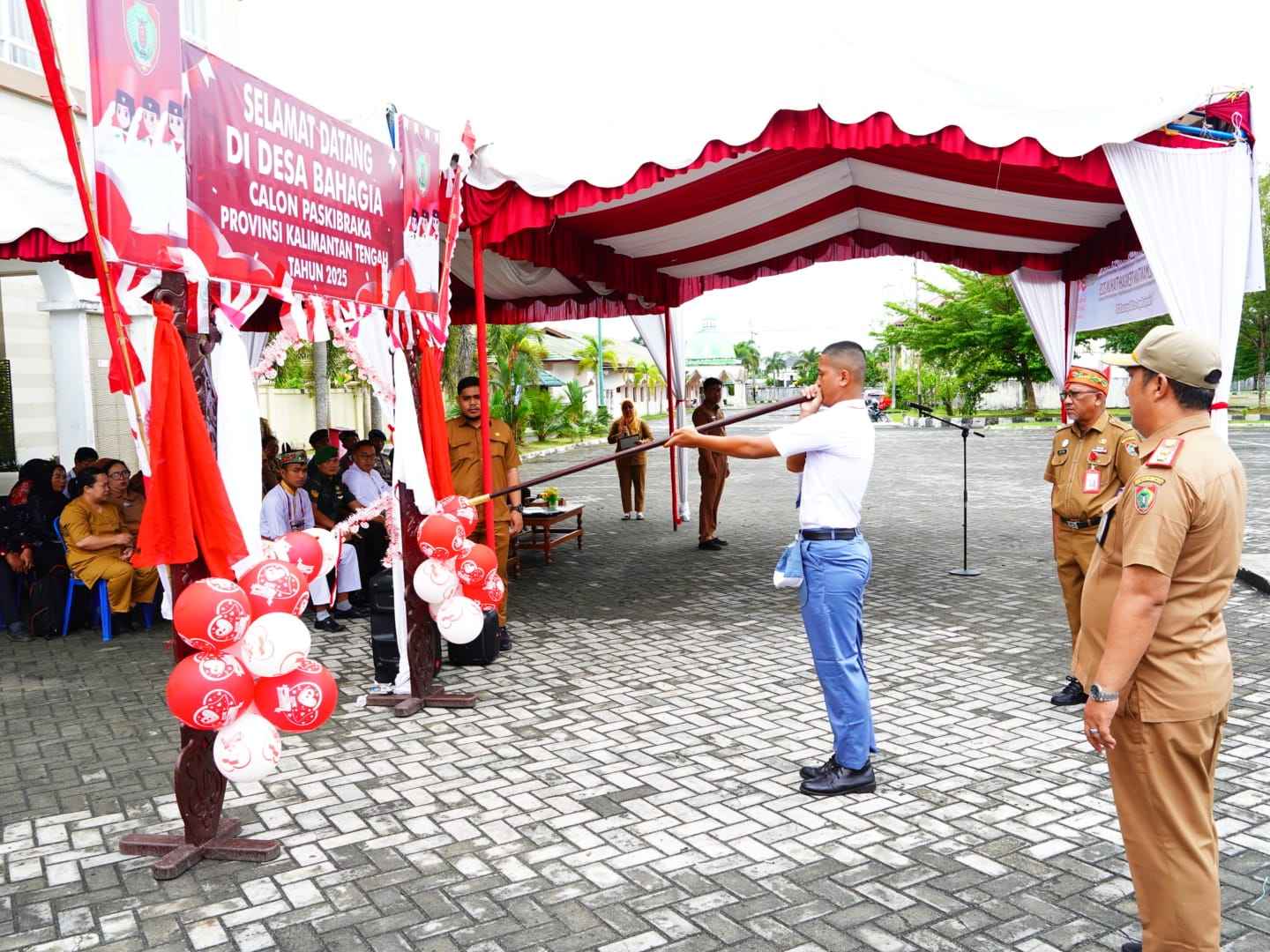 Upacara Tantingan Tandai Dibukanya Pusdiklat Calon Paskibraka Tingkat Provinsi Kalimantan Tengah Tahun 2025