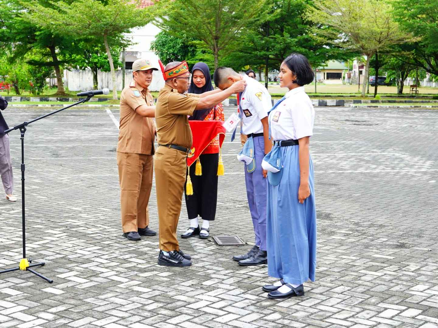 Upacara Tantingan Tandai Dibukanya Pusdiklat Calon Paskibraka Tingkat Provinsi Kalimantan Tengah Tahun 2025