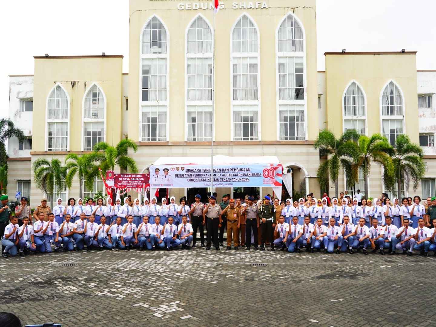 Upacara Tantingan Tandai Dibukanya Pusdiklat Calon Paskibraka Tingkat Provinsi Kalimantan Tengah Tahun 2025