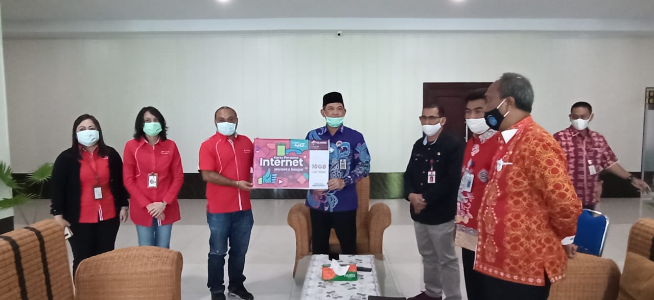 Sebanyak 136.000 Siswa SD, SMP, SMA/ SMK Kurang Mampu di Kalteng Menerima Kouta Internet Gratis Dari Telkomsel