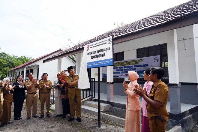 Pj Bupati Budi Santosa Resmikan Unit Layanan Disabilitas Bidang Pendidikan di Kobar