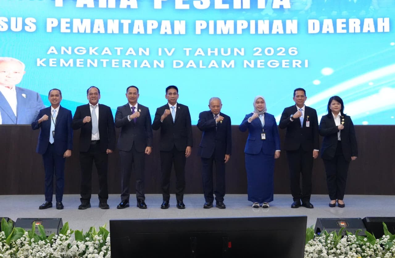 Buka KPPD IV, Wamendagri Wiyagus Tekankan Pentingnya Kepemimpinan Holistik di Daerah
