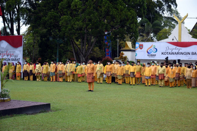 Pesan Pj. Bupati Kobar saat Pimpin Upacara Peringatan Hari Jadi ke-63