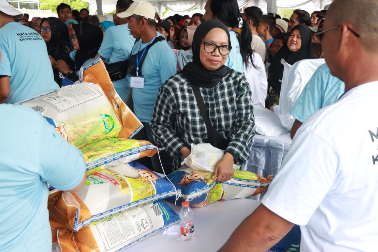 Gubernur Sugianto Sabran Buka Pasar Murah di Tiga Kelurahan Kabupaten Kobar