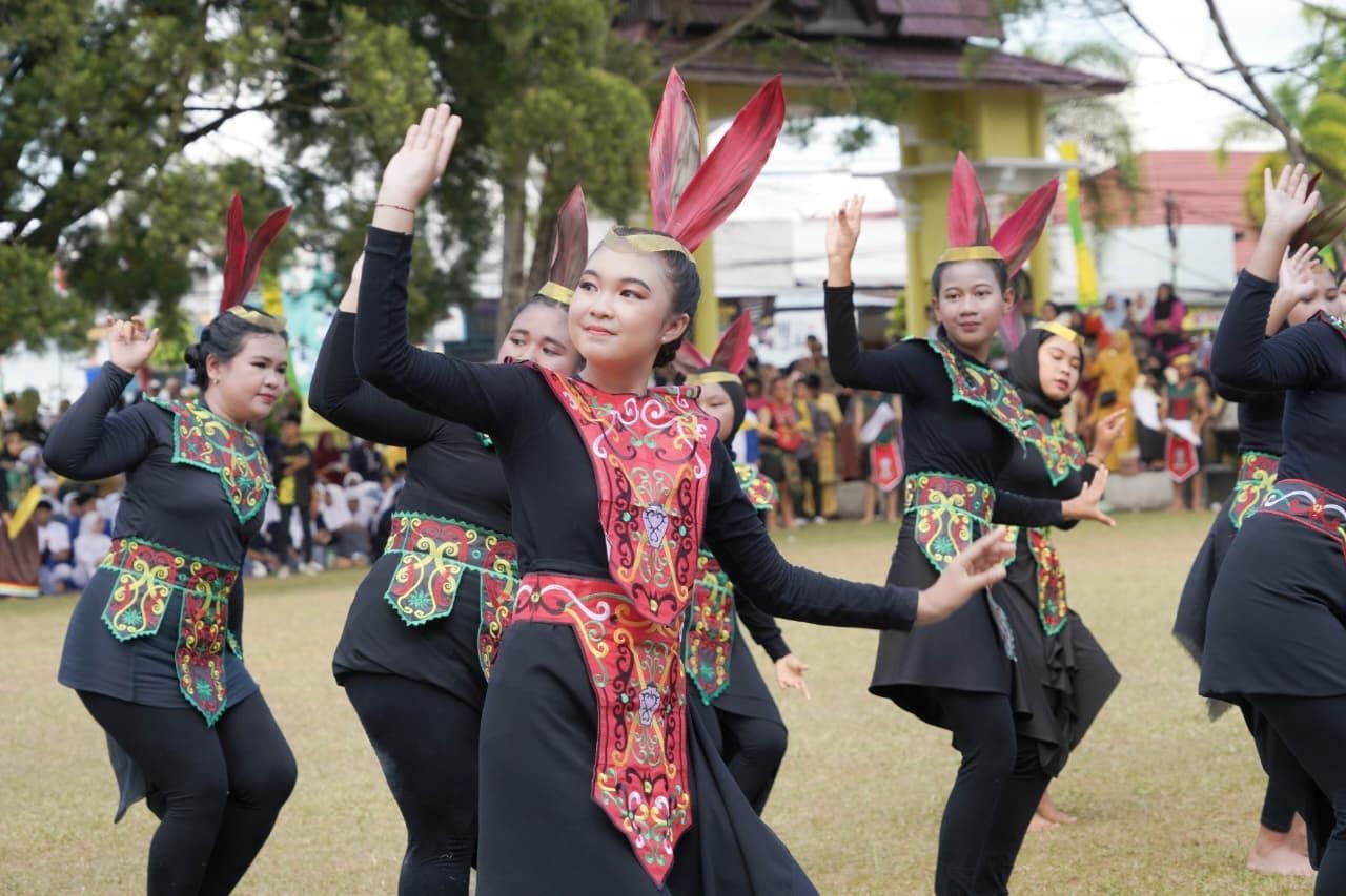 Gubernur Kalteng Pimpin Upacara Hari Jadi ke-66 Kotawaringin Barat, Tegaskan Komitmen Pembangunan Daerah