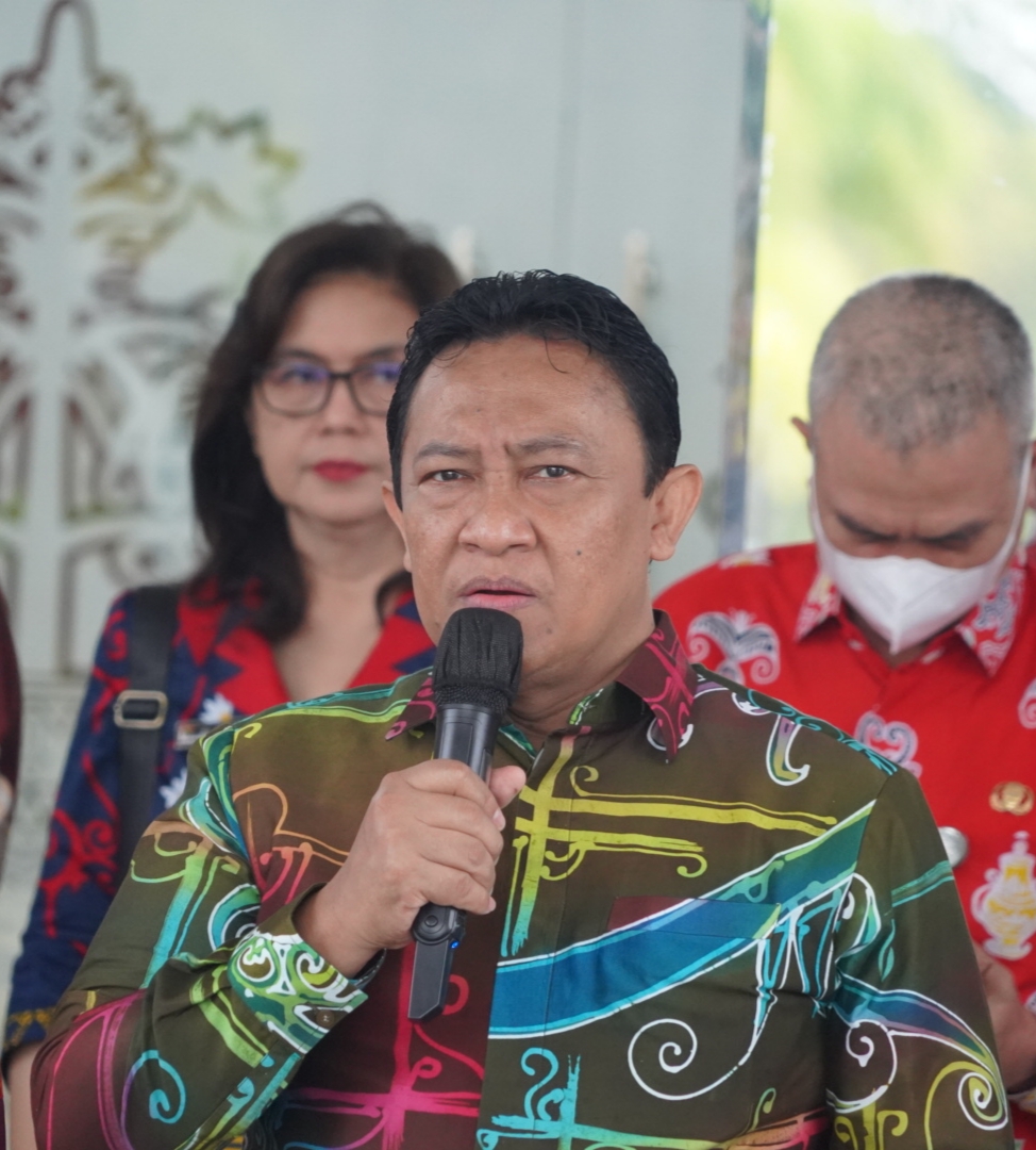 Wagub Edy Pratowo Lepas Bantuan Sosial DPP Korpri untuk Korban Banjir di Kalteng