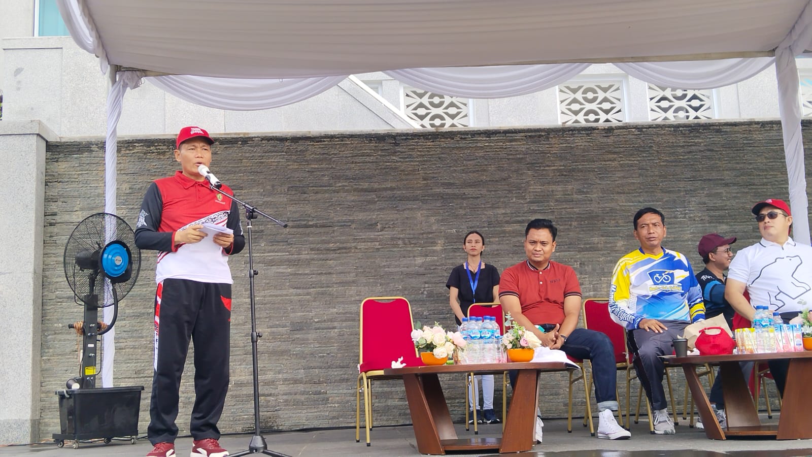 Sahli Gubernur Yuas Elko Ikuti Gowes Bersama Festival Betang Juara Tahun 2023