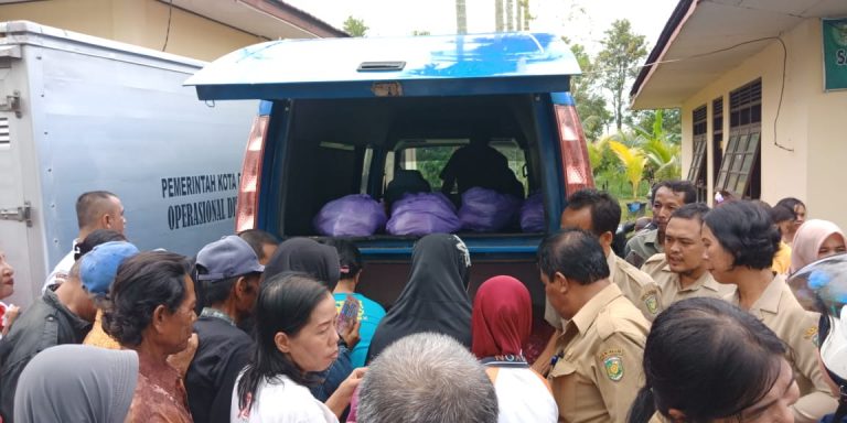 Jelang Natal Operasi Pasar Murah Di Kelurahan Langkai Diserbu Warga