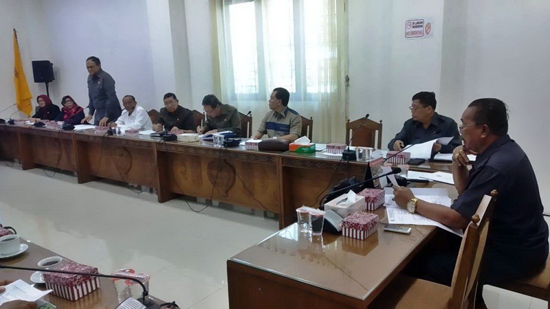 Komisi B Rapat Kerja dengan SOPD