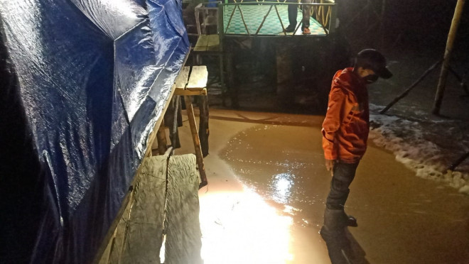 Waspada Gelombang Pasang, BPBD Kobar Cek Kondisi Pesisir Desa Keraya