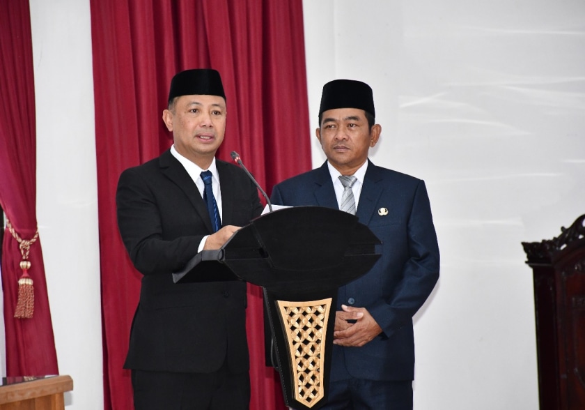 Hadiri Rapat Paripurna, Eddy Raya Samsuri dan Khristianto Yudha sampaikan Visi/Misi Pemkab Barsel 2025-2030
