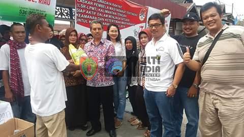 Dinas Ketahanan Pangan dan Pertanian menyerahkan bantuan korban kebakaran