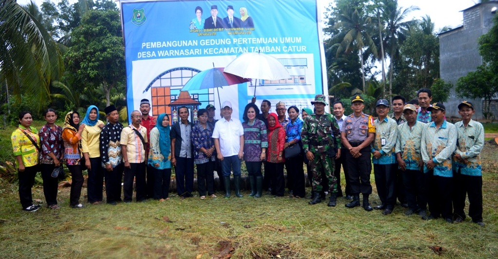 Peletakan Batu Pertama Bangunan Serba Guna Desa Warna Sari