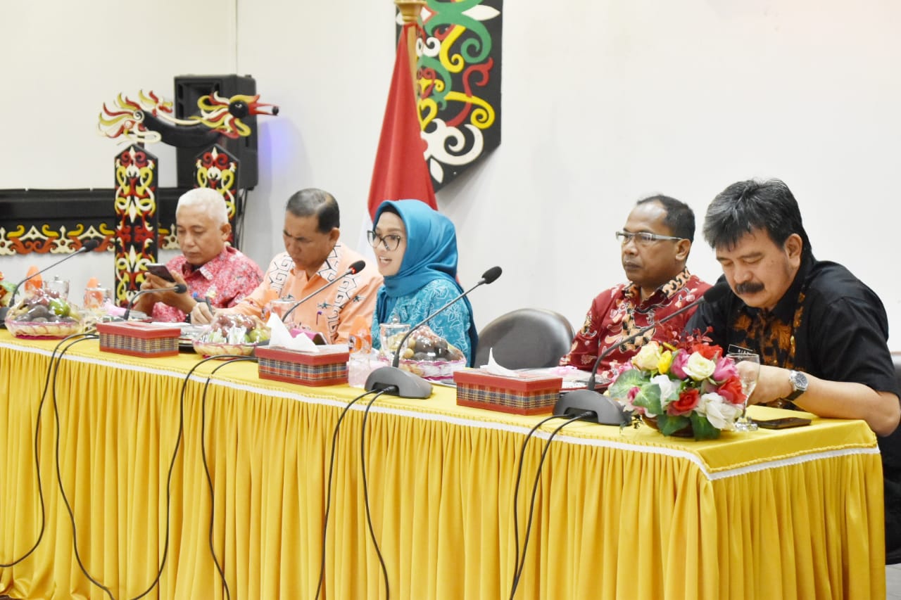 Ivo Sugianto Sabran Beri Paparan Tentang Stunting kepada Kader PKK se-Kalteng
