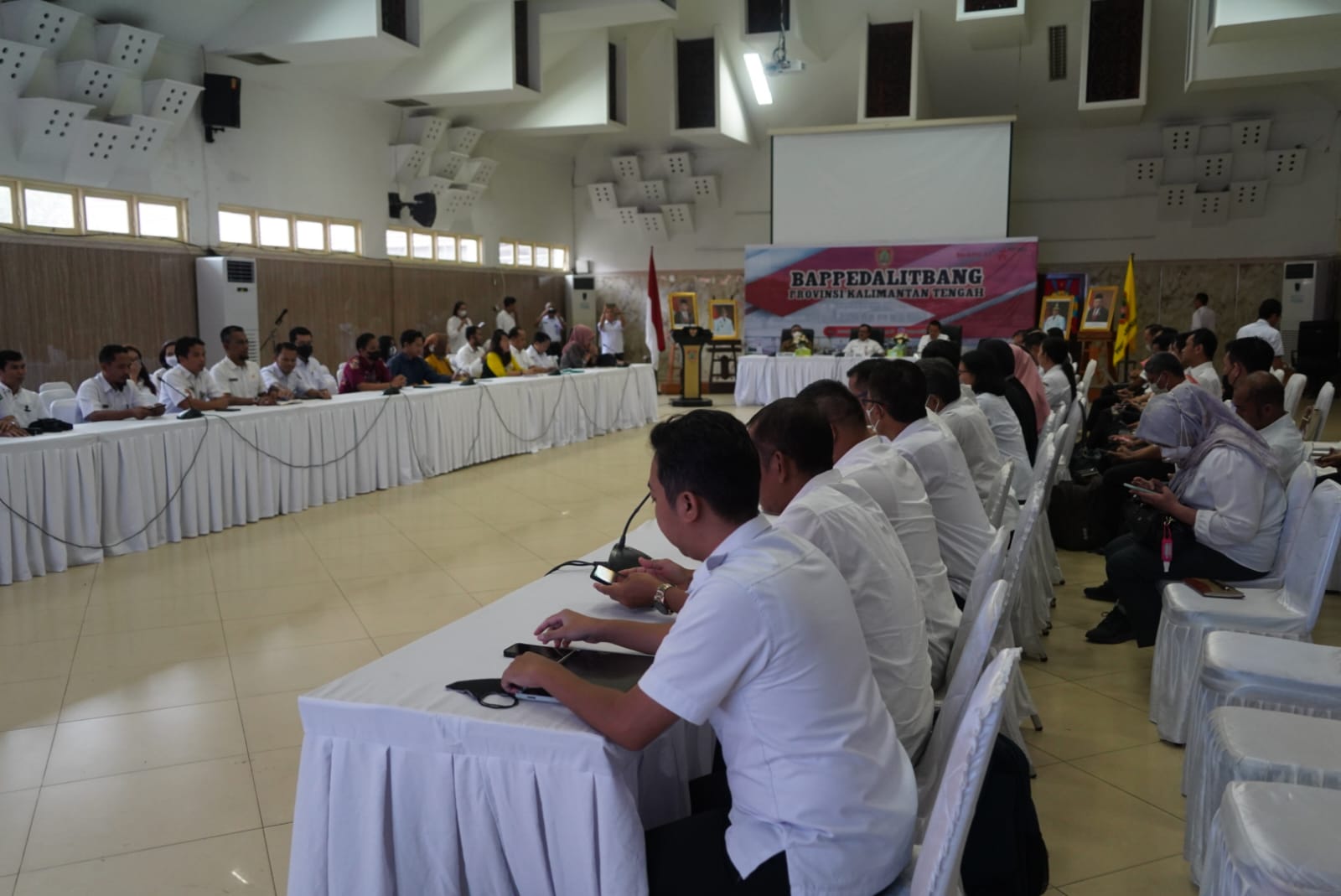 Sahli Gubernur Bidang Pemerintahan, Hukum, dan Politik Herson B. Aden Buka Sosialisasi Monitoring dan Evaluasi terkait Pembuatan dan Pelaksanaan KLHS, RPJPD maupun RPJMD