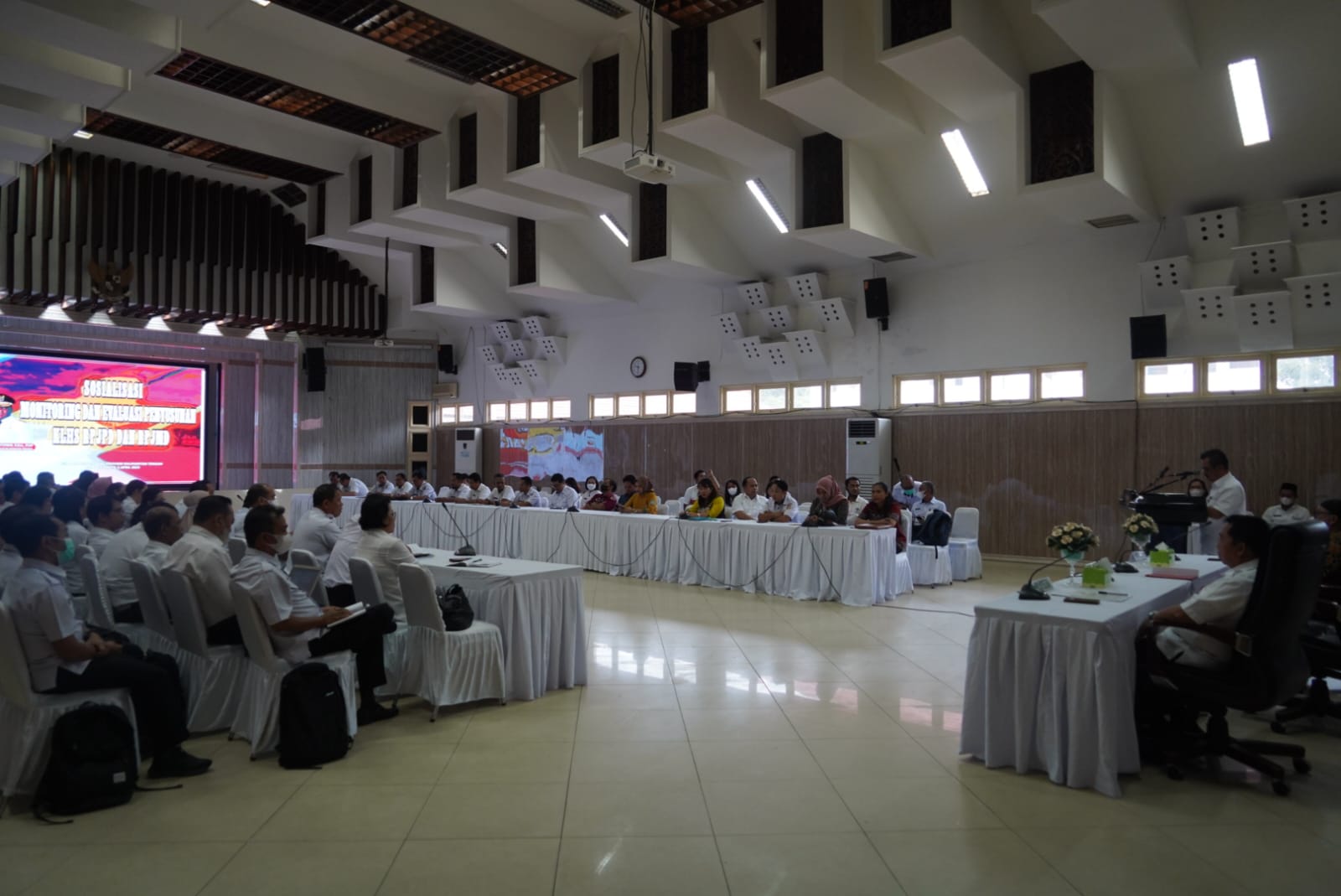Sahli Gubernur Bidang Pemerintahan, Hukum, dan Politik Herson B. Aden Buka Sosialisasi Monitoring dan Evaluasi terkait Pembuatan dan Pelaksanaan KLHS, RPJPD maupun RPJMD