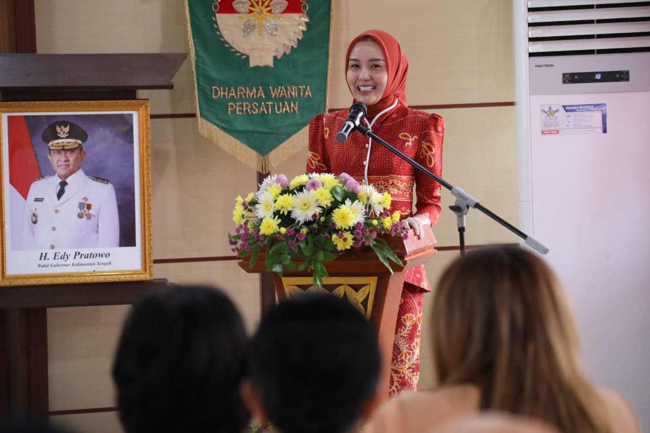 Ketua TP-PKK Aisyah Thisia Agustiar Sabran Pimpin Serah Terima Jabatan Plt. Ketua DWP Provinsi Kalteng Masa Bakti 2024 – 2029