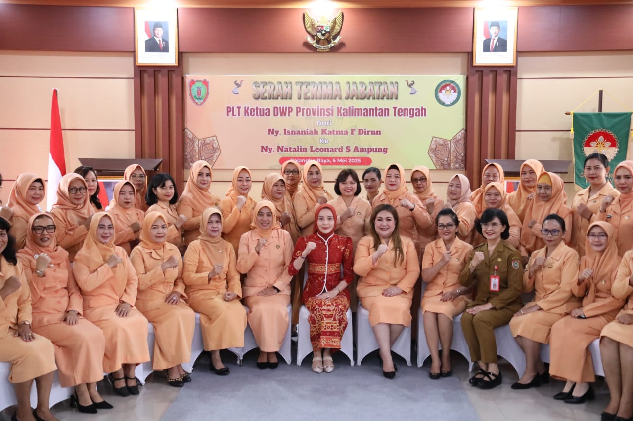 Ketua TP-PKK Aisyah Thisia Agustiar Sabran Pimpin Serah Terima Jabatan Plt. Ketua DWP Provinsi Kalteng Masa Bakti 2024 – 2029