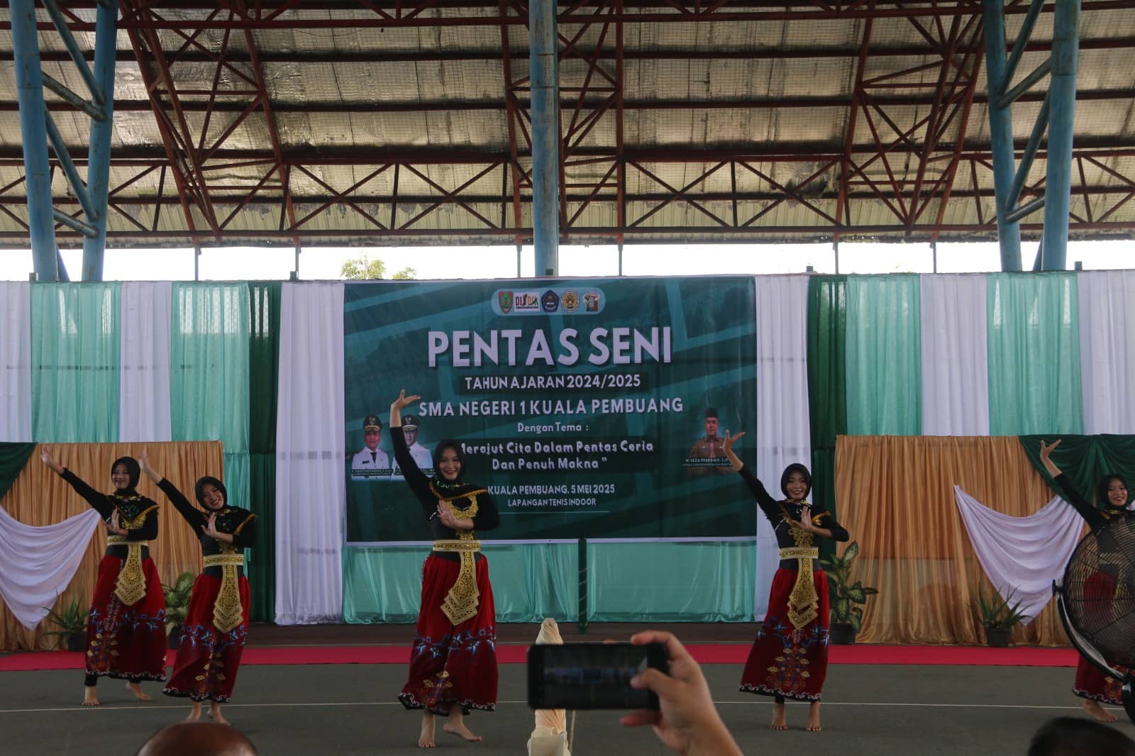 Pentas Seni Lepas Lulusan Siswa SMAN 1 Kuala Pembuang