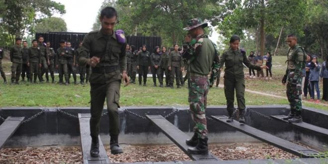 TNI Latih Kemampuan dan Mental Resimen Mahasiswa