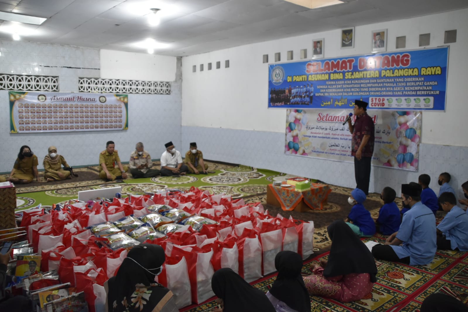 Gubernur Kalteng Rayakan Ulang Tahun ke 49 dengan Berbagi Bingkisan kepada 45 Anak Panti Asuhan Bina Sejahtera