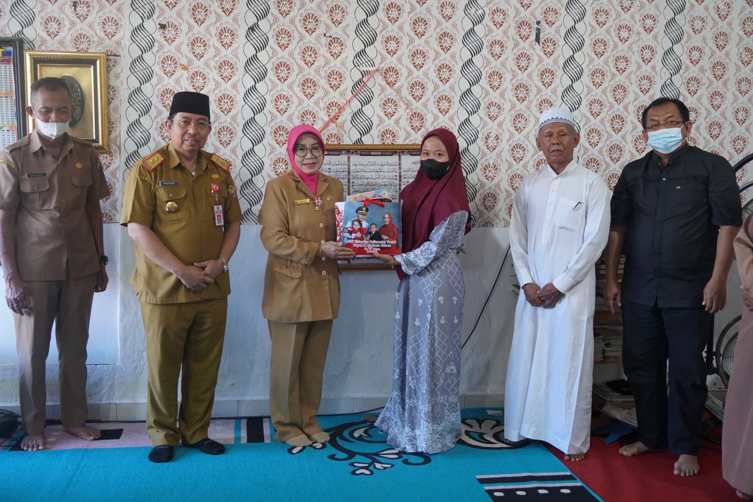Syukuri HUT ke-49, Gubernur Kalteng Bagikan Bingkisan ke 98 Anak Panti Asuhan Al Mim