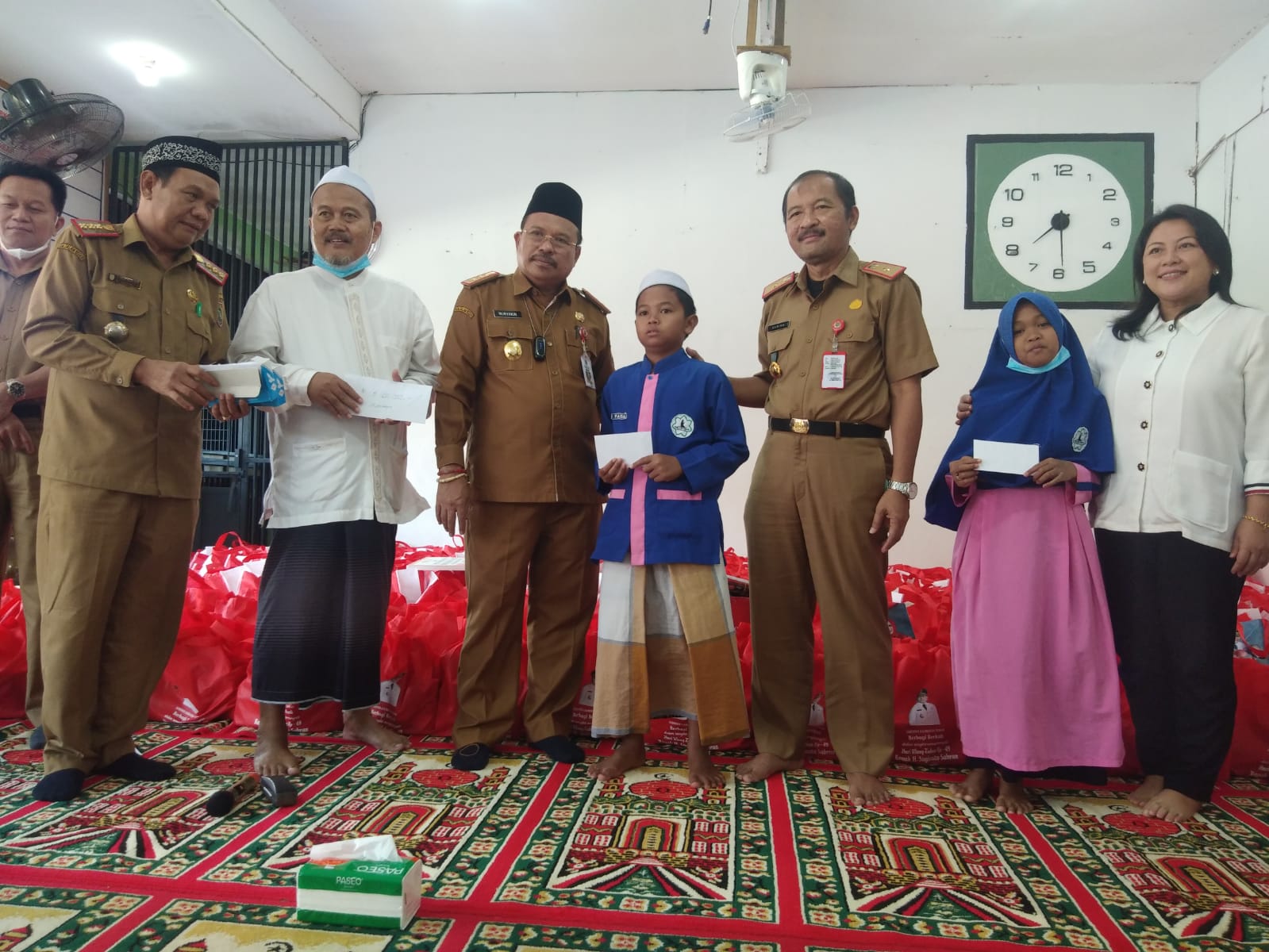 Ulang tahun ke 49, Gubernur Kalteng Berikan Bingkisan ke Panti Asuhan Berkah