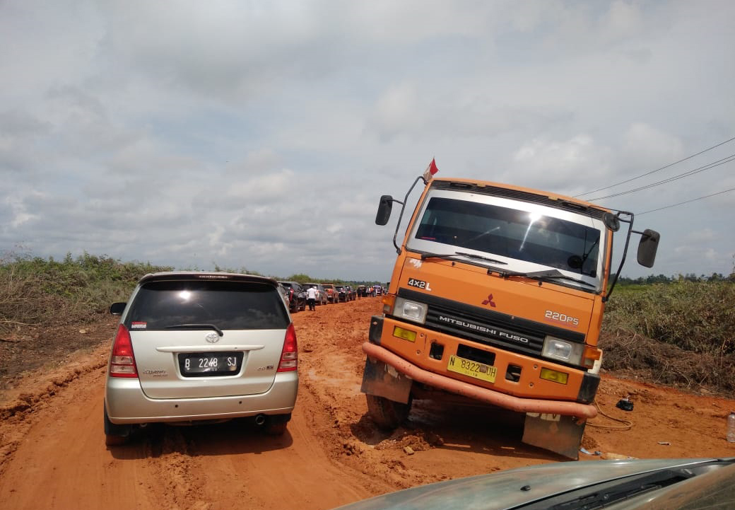 Sementara Jalan Kolam Ditutup 