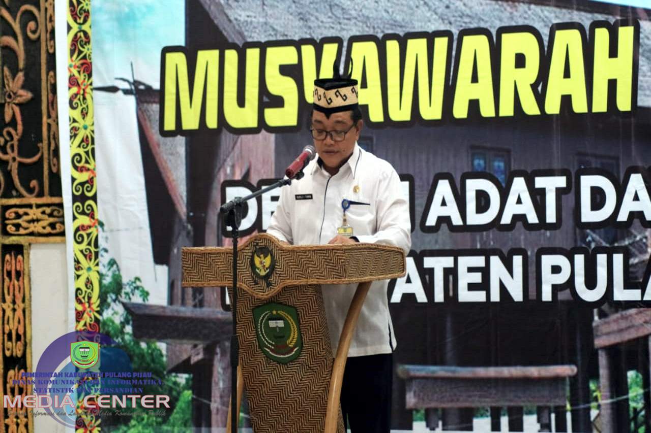 Asisten I Sampaikan Sambutan Pada Acara Musda II DAD Kabupaten Pulang Pisau